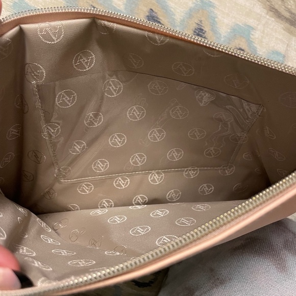 ๐HP!๐ Adrienne Vittadini Studio Tablet Case - Cosmetic Case - Peach - Picture 5 of 7